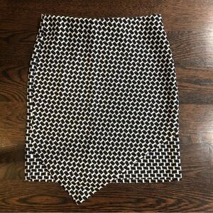 H & M Asymmetrical Black and White Patterned Women's Skirt